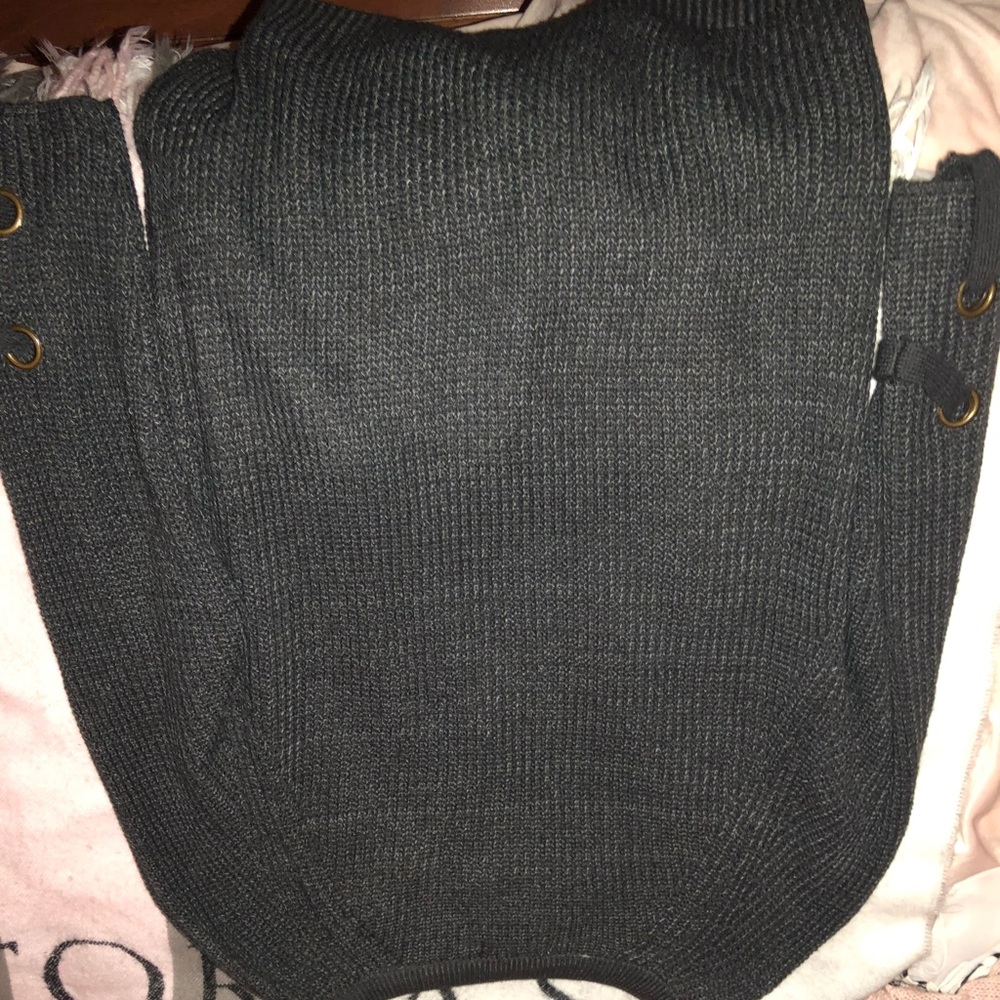 Sweater - Picture 3 of 4